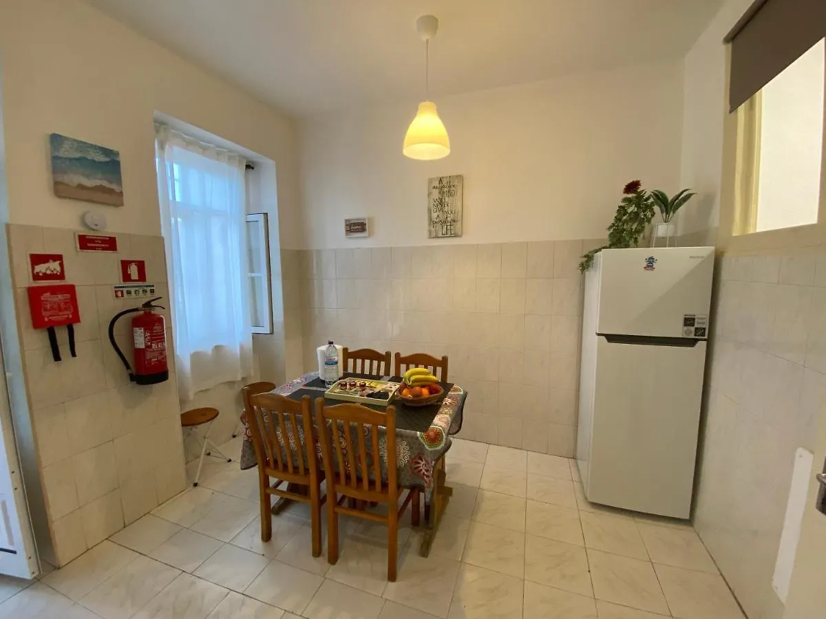 Tomas Surf Shelter Apartment Lisbon 0*,  Portugal